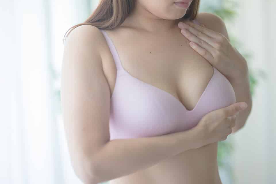 気になるバストの下垂を改善するには育乳マッサージもおすすめです