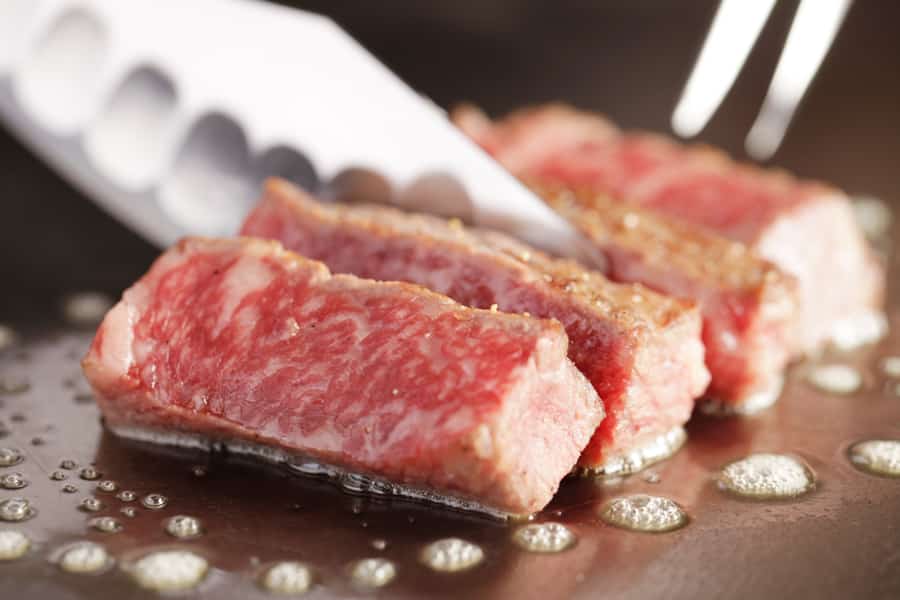 肉を食べるとバストアップに効果があるの？