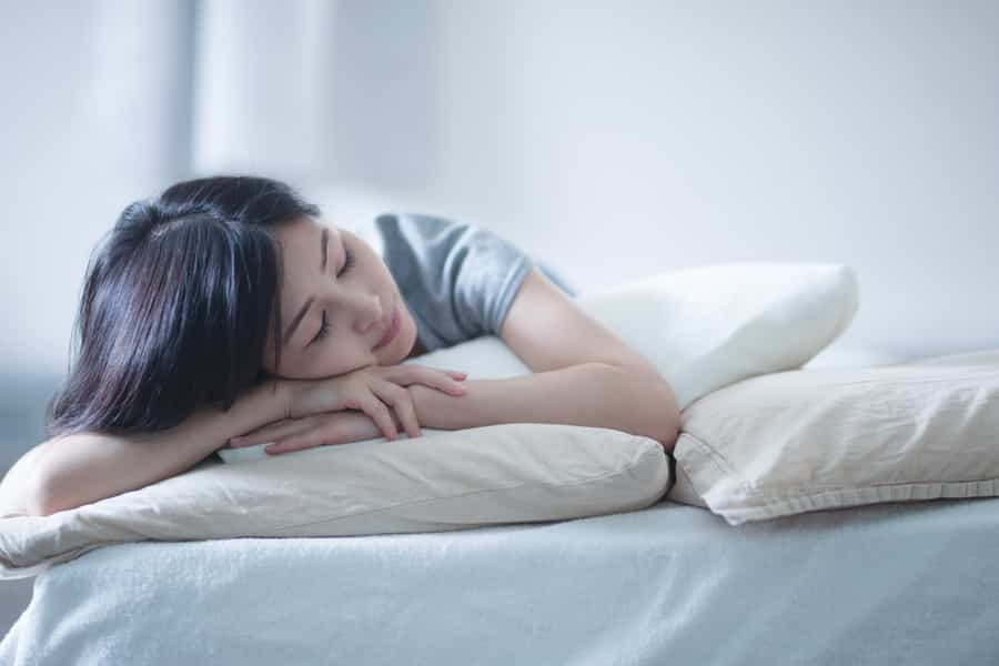 質のよい睡眠が、美しいバストを保ちます