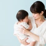 胸の形が崩れる原因は授乳だけではない！ママのための美乳術