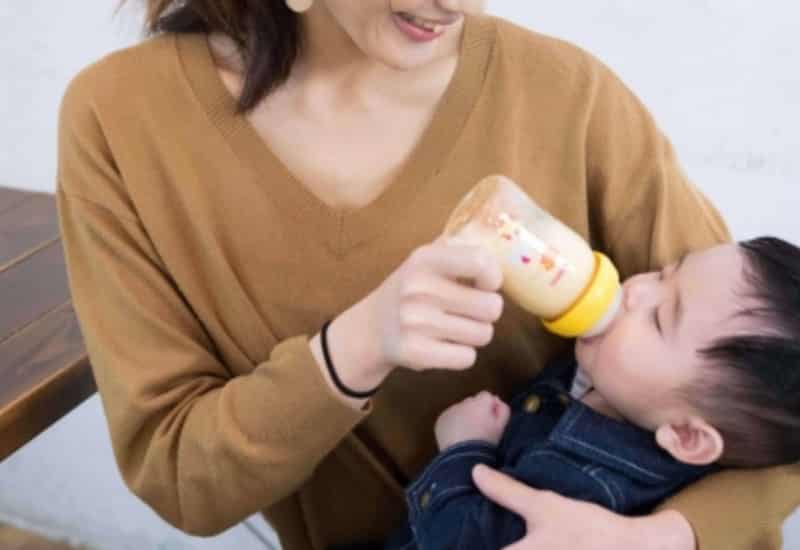 大きくなった胸が授乳後に垂れてしまうのはなぜ?