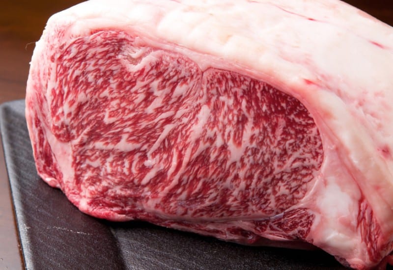 牛肉を食べると本当にバストアップするの?
