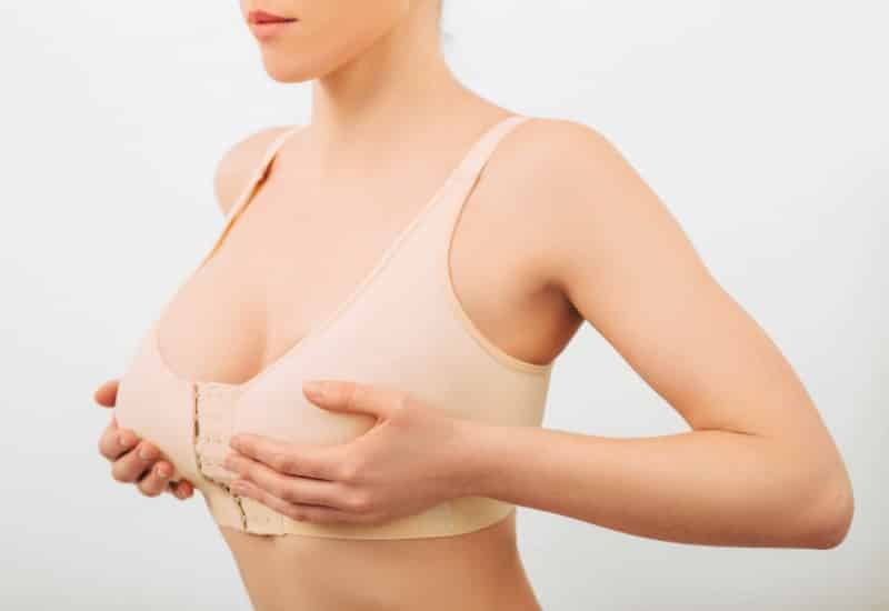 胸が垂れる原因は乳腺にあるって本当？