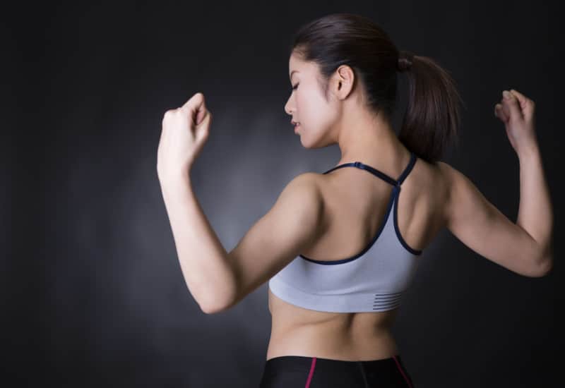 小さい胸でもキレイに見える?理想の体型を手に入れる筋トレ方法