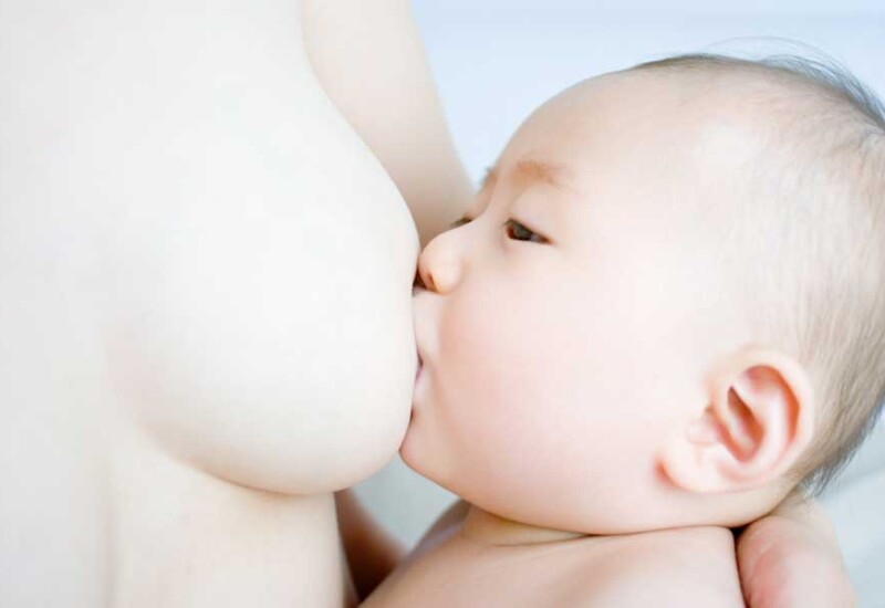 胸の大きさが変わりやすい授乳期にできるバストケアとは?