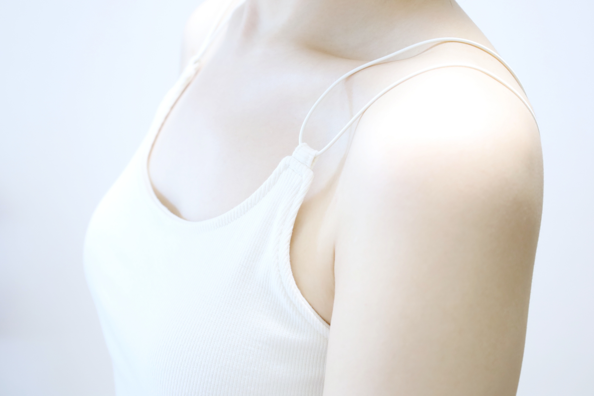 バストの形が崩れるNG習慣